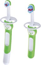 MAM - baby tandenborstel - set van 2 tandenborstels- stimuleert zelf tandenpoetsen - groen - Eén tandenborstel voor samen poetsen en één voor zelfstandig poetsen