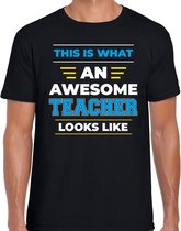 An awesome teacher / een geweldige leraar cadeau t-shirt zwart - heren -  kado shirt  / verjaardag cadeau / bedankje XL