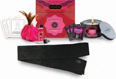 Bundle - KamaSutra - Kamasutra Treasure Trove Strawberry Massageset met glijmiddel