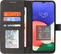 Zwart kunstleren portemonnee hoesje met kaarthouders, geopend met een smartphone erin.
