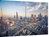 Drukke verkeersaders voor de Burj Khalifa in Dubai - Foto op Dibond - 90 x 60 cm