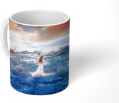 Mok - Jonge vrouw in ijslandschap - 350 ML - Beker
