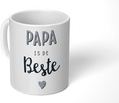 Mok - Koffiemok - Vaderdag - Papa cadeau - Quote - Papa is de beste - Spreuken - Mokken - 350 ML - Beker - Koffiemokken - Theemok - Mok met tekst