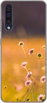 Geschikt voor Samsung Galaxy A50 hoesje - Bloemen - Licht - Roze - Siliconen Telefoonhoesje