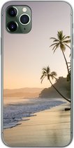Geschikt voor iPhone 11 Pro Max hoesje - Strand - Zee - Palmboom - Siliconen Telefoonhoesje