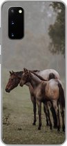 Geschikt voor Samsung Galaxy S20 hoesje - Paarden - Natuur - Mist - Siliconen Telefoonhoesje