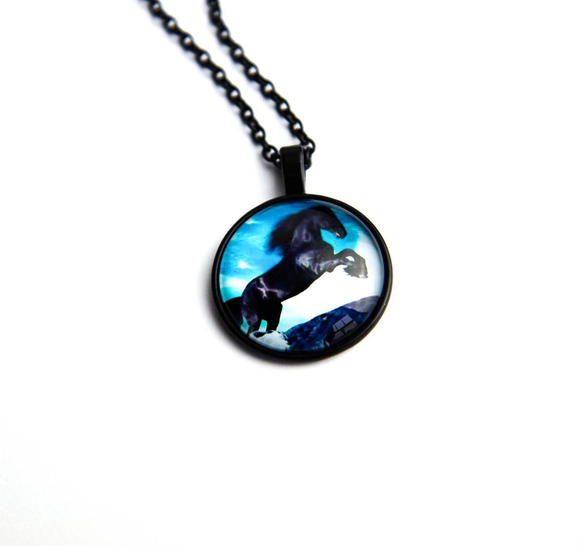 GoedeDoelen.Shop | Ketting met cabochon Black Beauty | Paarden Ketting | Dieren Sieraad | Love Horses | Dierenwelzijn | Cadeautje | Wellness-House
