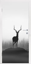 Deursticker Hert - Schaduw - Natuur - 95x235 cm - Deurposter