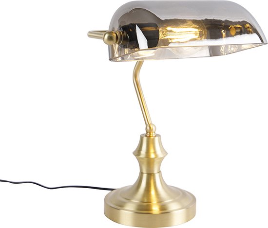 Lampe de banquier en laiton avec un col courbé et un abat-jour incurvé en verre fumé abritant une ampoule Edison.