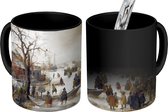 Magische Mok - Foto op Warmte Mok - Winter scene on a canal - schilderij van Hendrick Avercamp - 350 ML