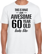 Awesome 60 year - geweldige 60 jaar cadeau t-shirt wit heren -  Verjaardag cadeau L