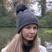 Hats&Co Fijn gebreide muts met pluim - antraciet - met wol