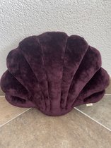 SIIDDS Sierkussen shell velvet aubergine - Sierkussen - kussen - velvetstof - velours - shell - schelpvorm - aubergine - accessoire - woondecoratie - babykamer - kinderkamer - inte