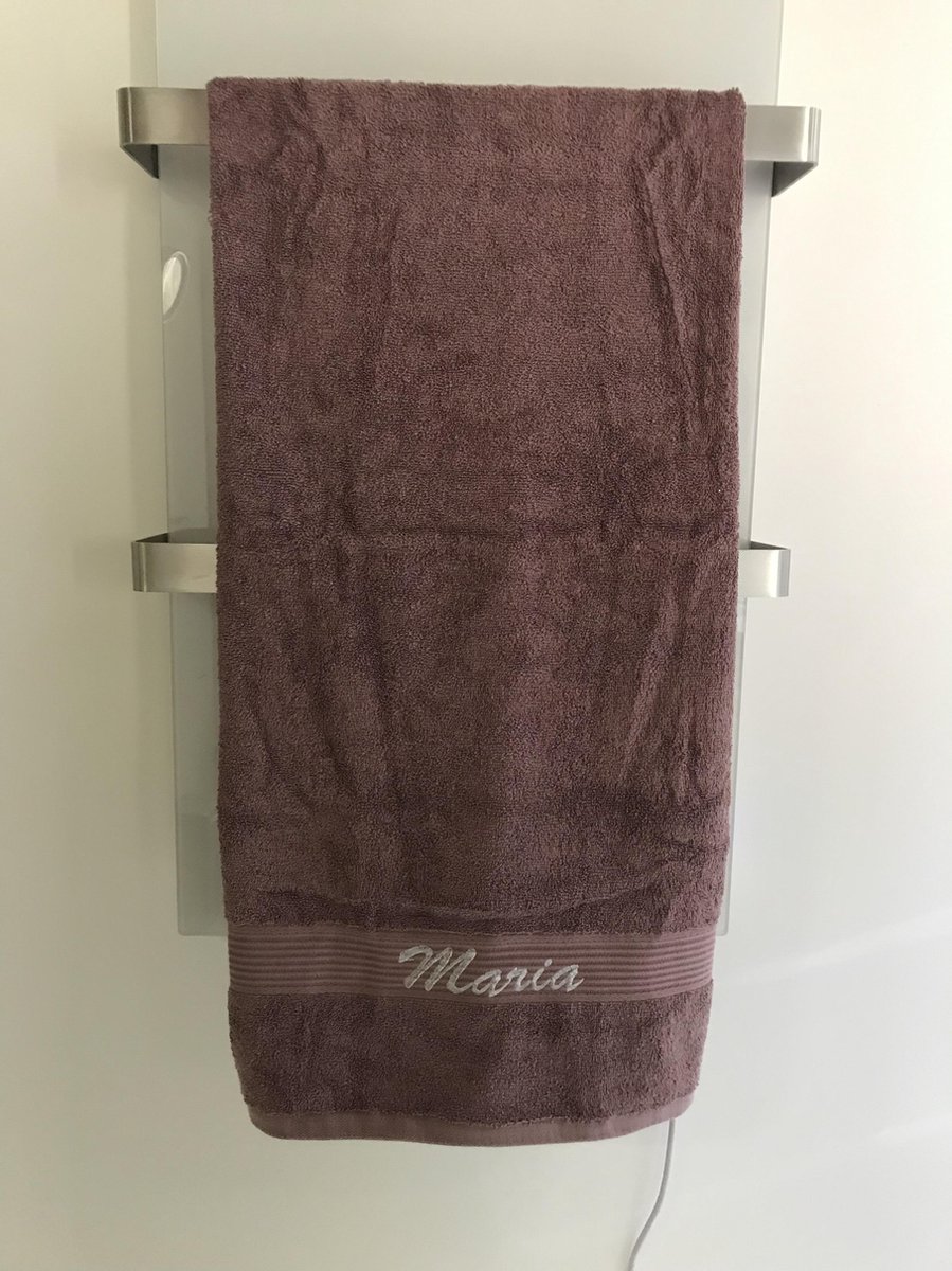 Gepersonaliseerde badhanddoek met naam geborduurd 70x140 cadeau ,badkamer, badstof
