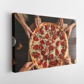 Hoge hoekopname van een groep onherkenbare mensenhanden die elk een stuk pizza pakken - Modern Art Canvas - Horizontaal - 1120192331 - 50*40 Horizontal