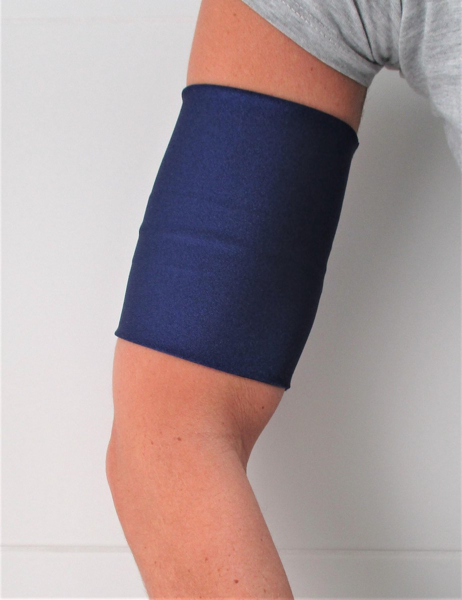 Goedkoopste lycra sensorband / armband in een effen blauwe kleur van 27/28 cm ter bescherming van de Omnipod of sensor ivm diabetes, geschikt om mee te zwemmen. Beschermt de sensor zoals de freestyle libre of de omnipod