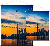Vliegtuig passeert skyline van Toronto bij zonsongergang - Foto op Textielposter - 90 x 120 cm