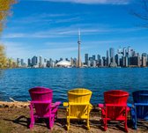 Fleurige stoeltjes met zicht op de skyline van Toronto - Fotobehang (in banen) - 350 x 260 cm