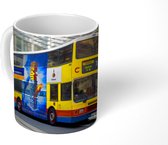 Mok - Een kleurrijke bus in Hong Kong - 350 ML - Beker