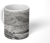 Mok - Zwart-wit tekening van de vulkaan bij Quito in Ecuador - 350 ML - Beker