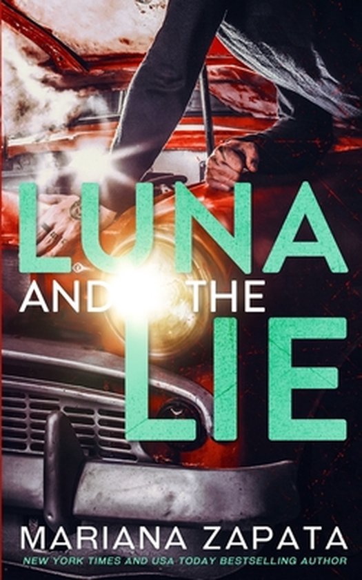 Boekcover van 'Luna and the Lie' met een deel van een rode auto en de titel in turquoise letters.