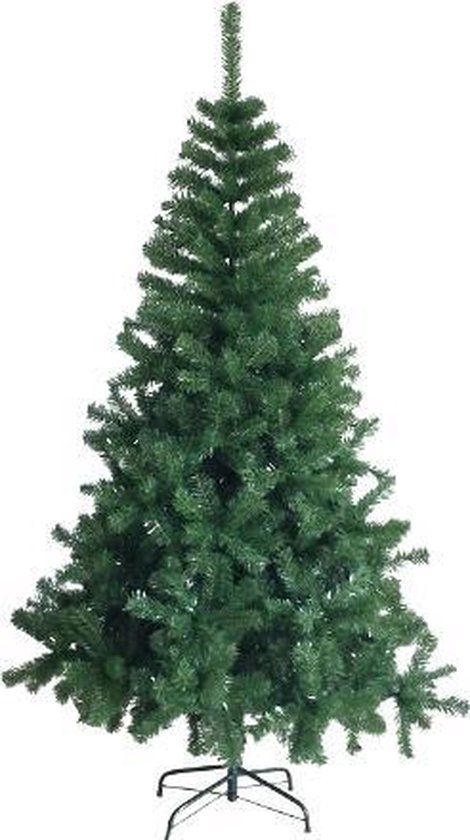 Een volle, groene kunstkerstboom met 758 takken op een zwarte metalen standaard.