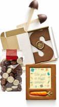 De Bonte Koe Chocolade | Ambachtelijk Sint chocolade pakket | medium | Chocoladeletter, kruidnoten, chocodrank lolly’s, sinterklaastegel