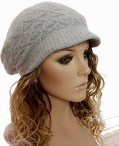Dubbel gebreide warme damespet baret met kort klepje kleur grijs maat M L XL