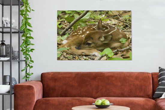 Canvas schilderij 140x90 cm - Wanddecoratie Hert - Struiken - Slapen - Muurdecoratie woonkamer - Slaapkamer decoratie - Kamer accessoires - Schilderijen op canvas