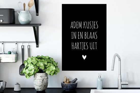Muurstickers - Sticker Folie - Quotes - Adem kusjes in en blaas hartjes uit - Spreuken - 40x60 cm - Plakfolie - Muurstickers Kinderkamer - Zelfklevend Behang - Zelfklevend behangpapier - Stickerfolie