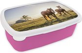Broodtrommel Roze - Lunchbox Paarden - Zon - Gras - Brooddoos 18x12x6 cm - Brood lunch box - Broodtrommels voor kinderen en volwassenen