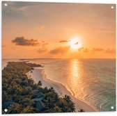 Tuinposter – Strand met Zonsondergang - 80x80 cm Foto op Tuinposter (wanddecoratie voor buiten en binnen)