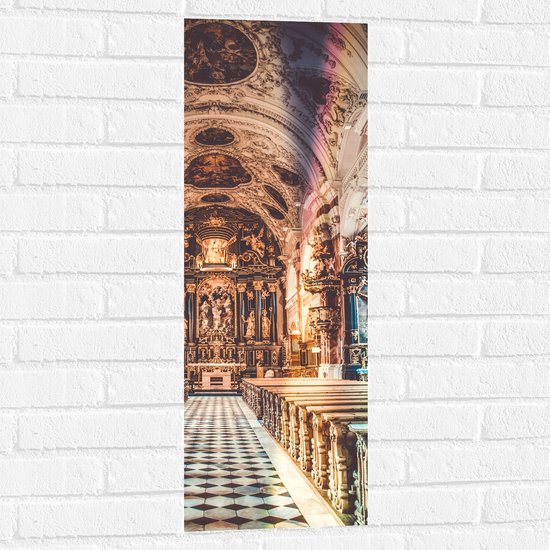 Muursticker - Kerk Vol met Prachtige Gouden Schilderingen - 30x90 cm Foto op Muursticker