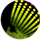 Dibond Muurcirkel - Groene en Paarse Stippen op Zwarte Achtergrond - 50x50 cm Foto op Aluminium Muurcirkel (met ophangsysteem)