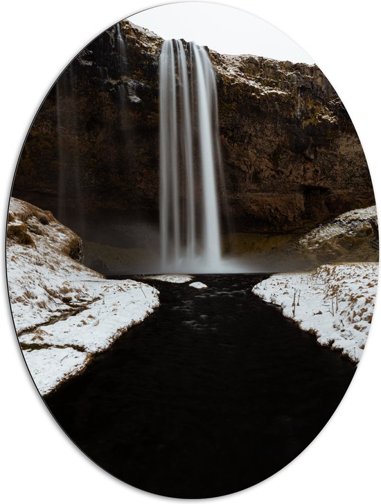 Dibond Ovaal - Bergen - Waterval - Sneeuw - Water - 81x108 cm Foto op Ovaal (Met Ophangsysteem)