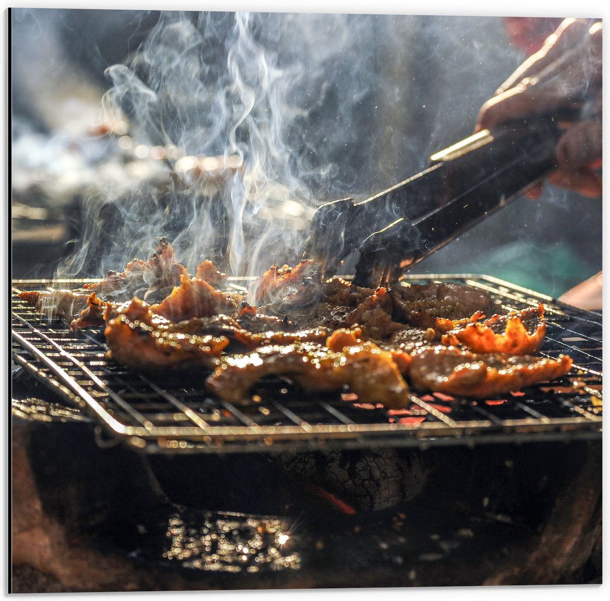 Dibond - Barbecue - Kool - Rook - Tang - Vlees - Bakken - Eten - Buiten - 50x50 cm Foto op