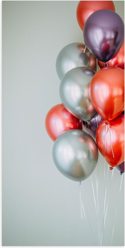 Poster Glanzend – Ballonnen - Metallic - Rood - Paars - Zilver - 50x100 cm Foto op Posterpapier met Glanzende Afwerking