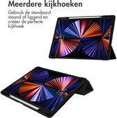iMoshion Tablet Hoes Geschikt voor iPad Pro 12.9 (2021) / iPad Pro 12.9 (2020) / iPad Pro 12.9 (2018) / iPad Pro 12.9 (2022) - iMoshion Trifold Hardcase Bookcase - Zwart