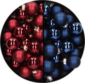 Mini kerstballen - 48x st - donkerblauw en donkerrood - 2,5 cm - glas - kerstversiering