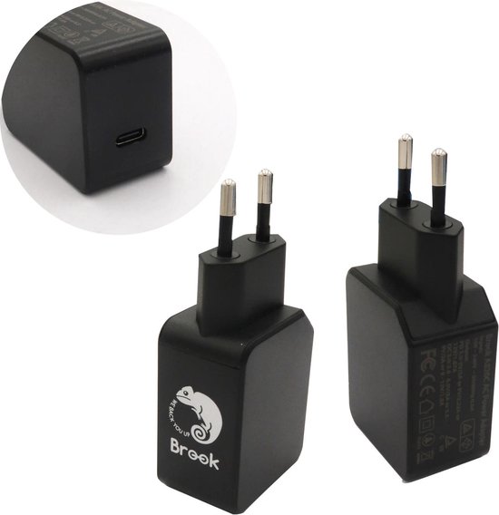 Zwarte Brook oplader met EU-stekker en opzetstuk met USB-poort.