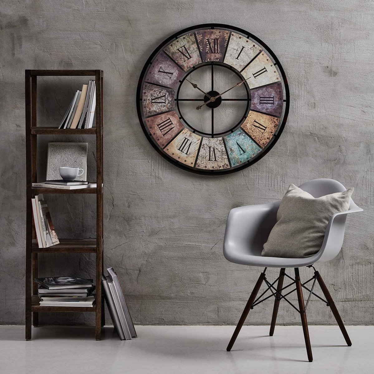 Wandklok rond donker eiken hout