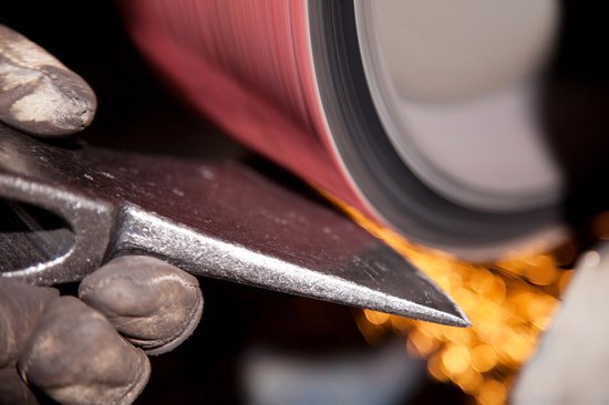 Krumpholz - Handbijl met gelakt essen handvat - 0,8 kg van Krumpholz. — afbeelding 3