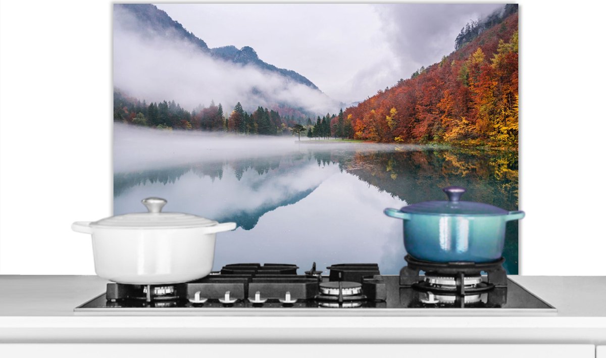 Spatscherm keuken 80x55 cm - Kookplaat achterwand Herfst - Mist - Water - Landschap - Muurbeschermer - Spatwand fornuis - Hoogwaardig aluminium