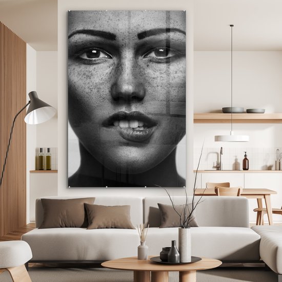 Peinture sur verre - Femme - Lèvres - Taches de rousseur - Zwart - Wit - Peinture sur verre - Plaque de Verres - 100x150 cm - Photo sur verre