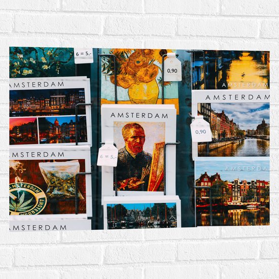 Muursticker - Amsterdamse Ansichtkaarten in het Rek - 80x60 cm Foto op Muursticker