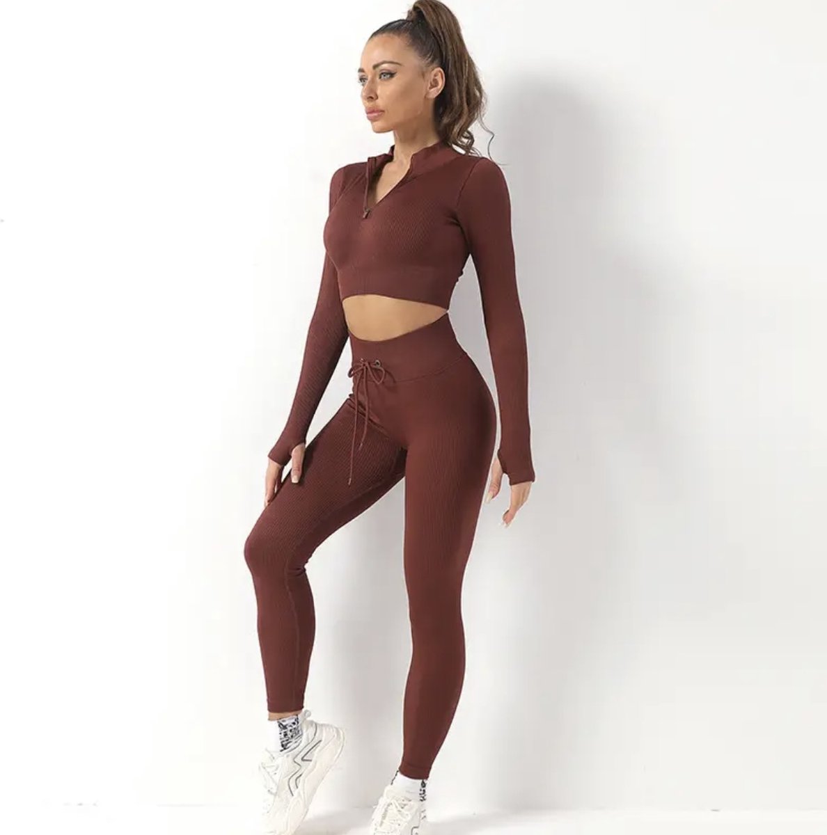 Gymset - RIBBED - Maat M - Bruin - Sportkledingset - Sportset - Sportkleding - Yogaset - Fitness set - Fitness legging en top - Sportoutfit Gym legging - Gym top - Yogalegging