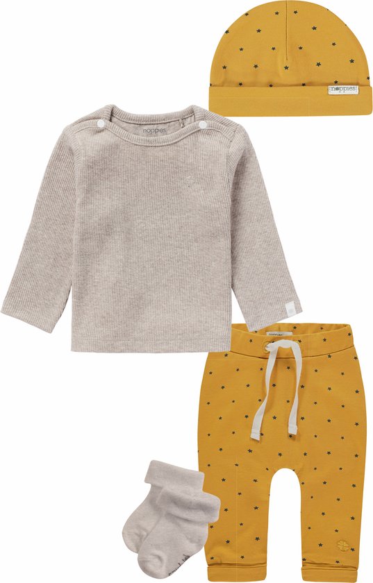 Noppies - Kledingset - 4DELIG - Broek Kris oker met sterretjes - Shirt Natal Taupe - Muts Marjolein oker - Sokjes taupe - Maat 68