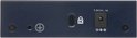 Achterkant van een blauwe Netgear gigabit switch met stroomaansluiting 7.5V, 1A en aardingssymbool.