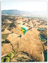 PVC Schuimplaat - Bergen - Luchtballon - Water - Bomen - 30x40 cm Foto op PVC Schuimplaat (Met Ophangsysteem)