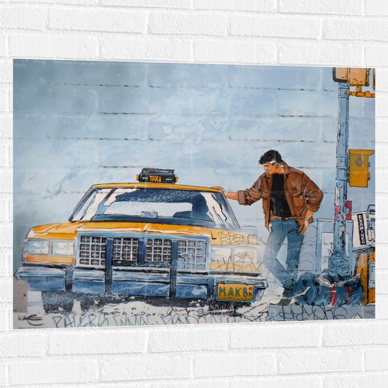 Muursticker - Tekening van Man Leunend op Kenmerkende Gele Taxi - 100x75 cm Foto op Muursticker